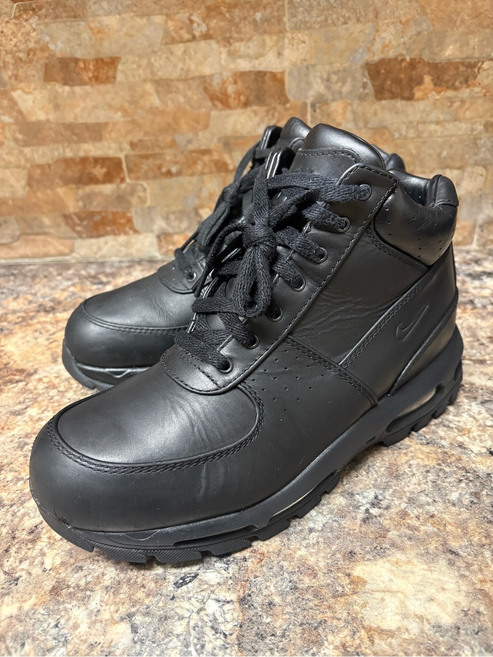 Nike Air Max Goadome ACG Triple Black Boots 865031-009 Size 9.5